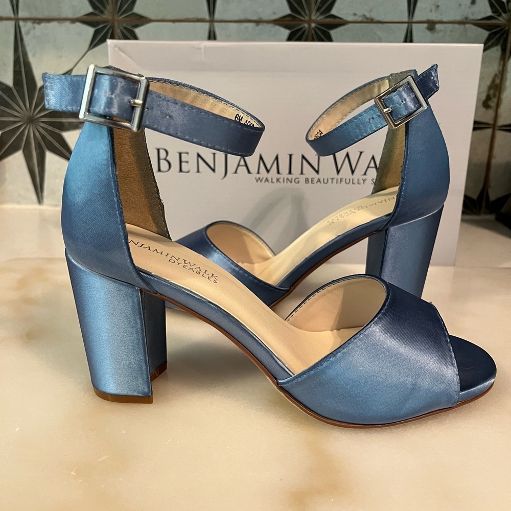 NEW Benjamin Walk Amaya Open Toed Heels